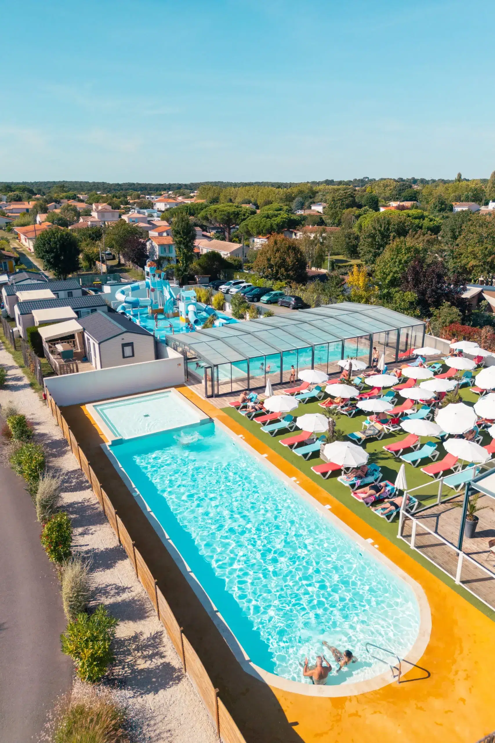hotel avec parc aquatique et activites a saint palais sur mer