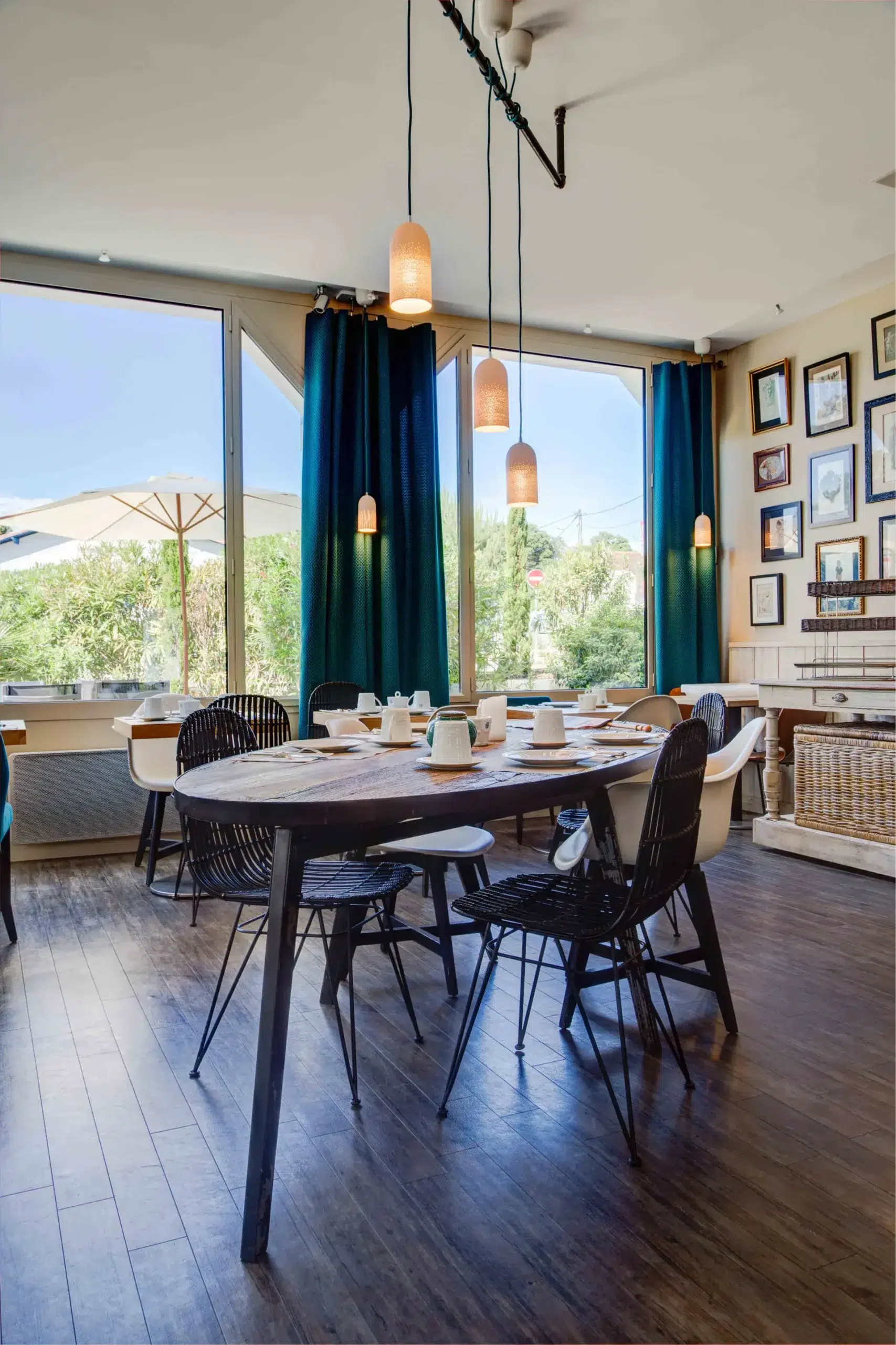 salle petit dejeuner hotel la villa ouest