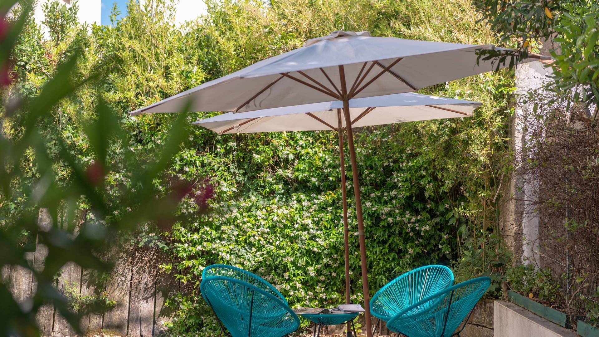 terrasse chambre triple avec jardin hotel villa ouest